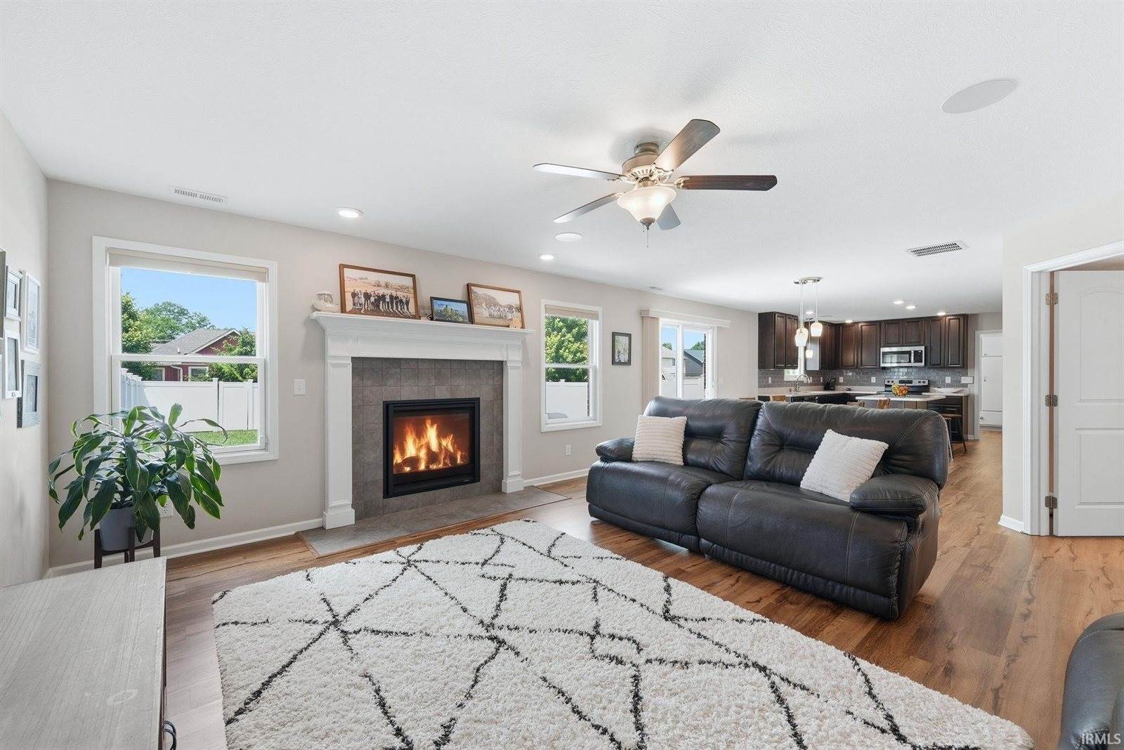 905 N Fox Berry Drive, Yorktown, IN 47396