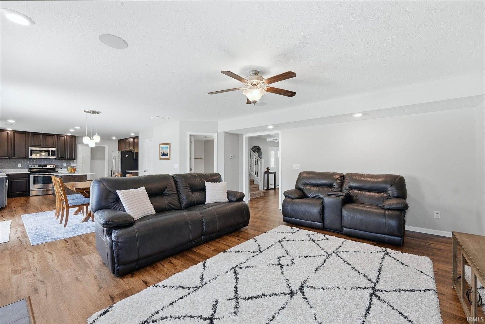 905 N Fox Berry Drive, Yorktown, IN 47396