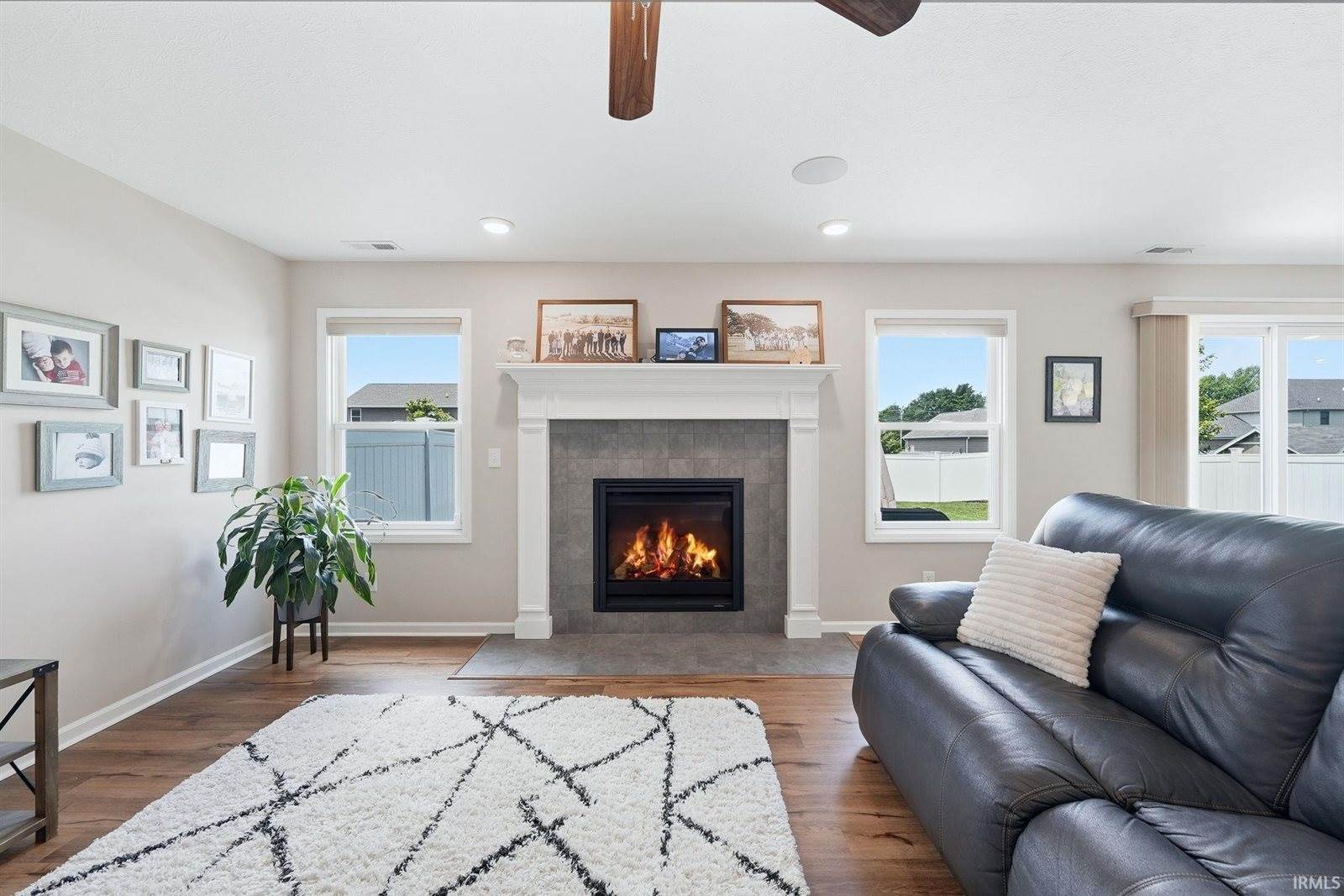 905 N Fox Berry Drive, Yorktown, IN 47396