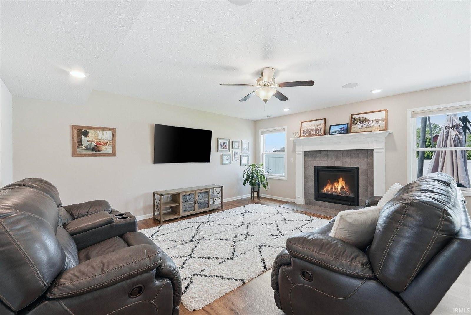 905 N Fox Berry Drive, Yorktown, IN 47396