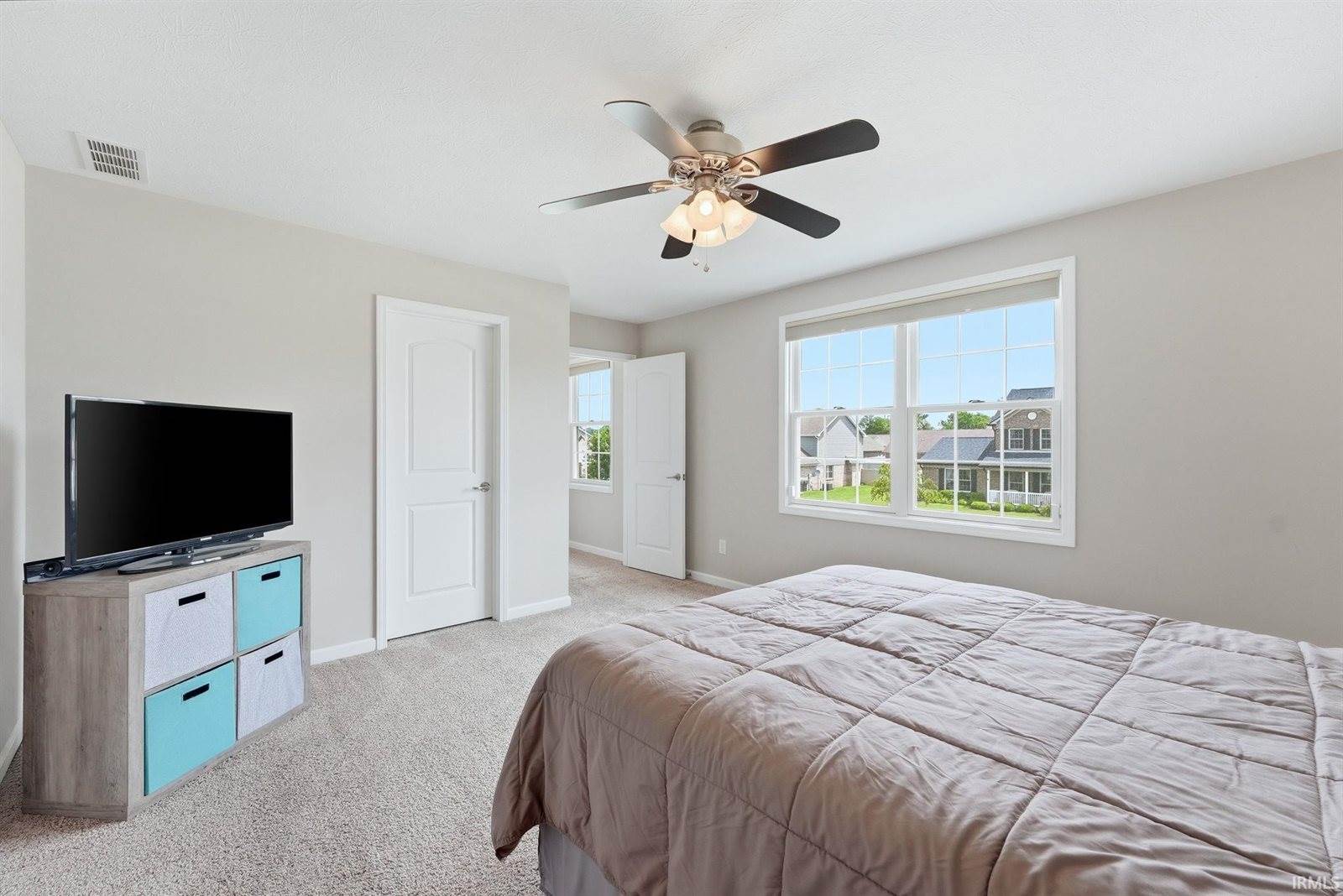 905 N Fox Berry Drive, Yorktown, IN 47396