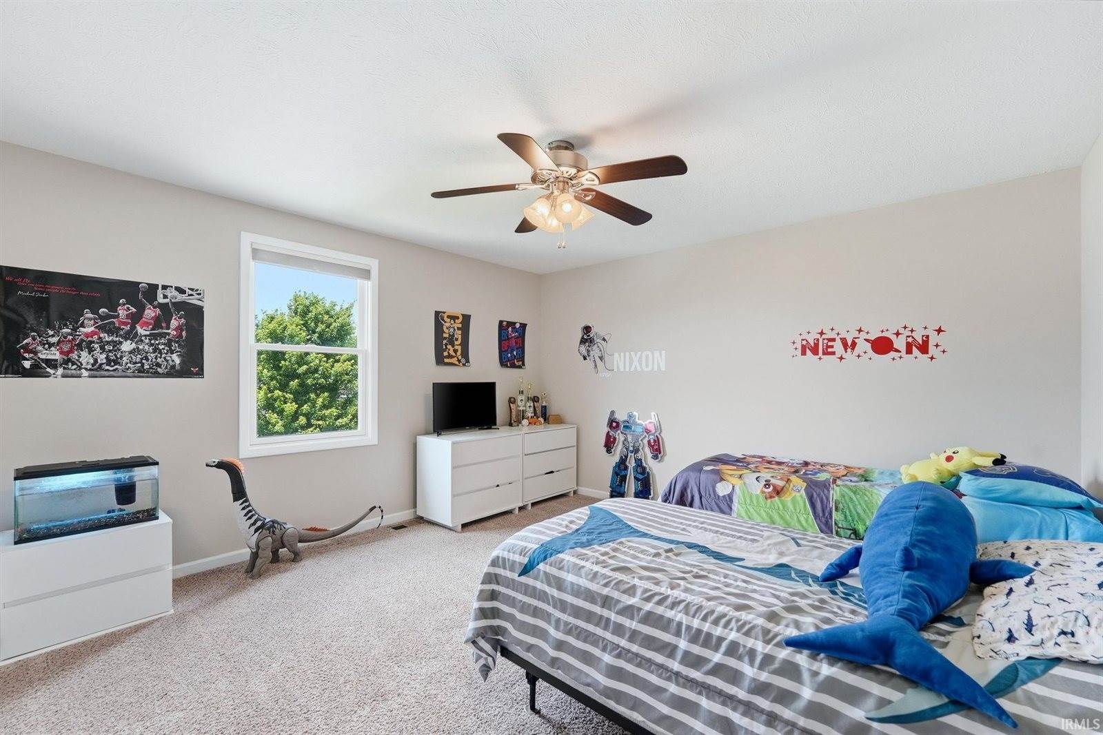 905 N Fox Berry Drive, Yorktown, IN 47396