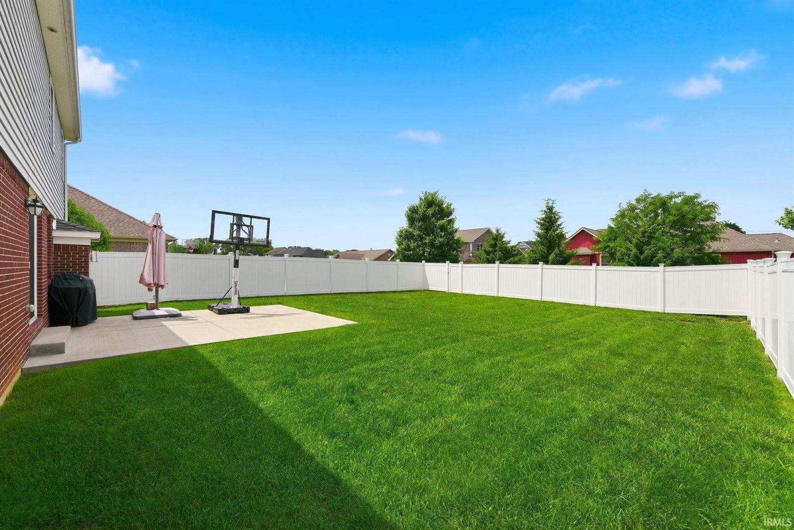 905 N Fox Berry Drive, Yorktown, IN 47396