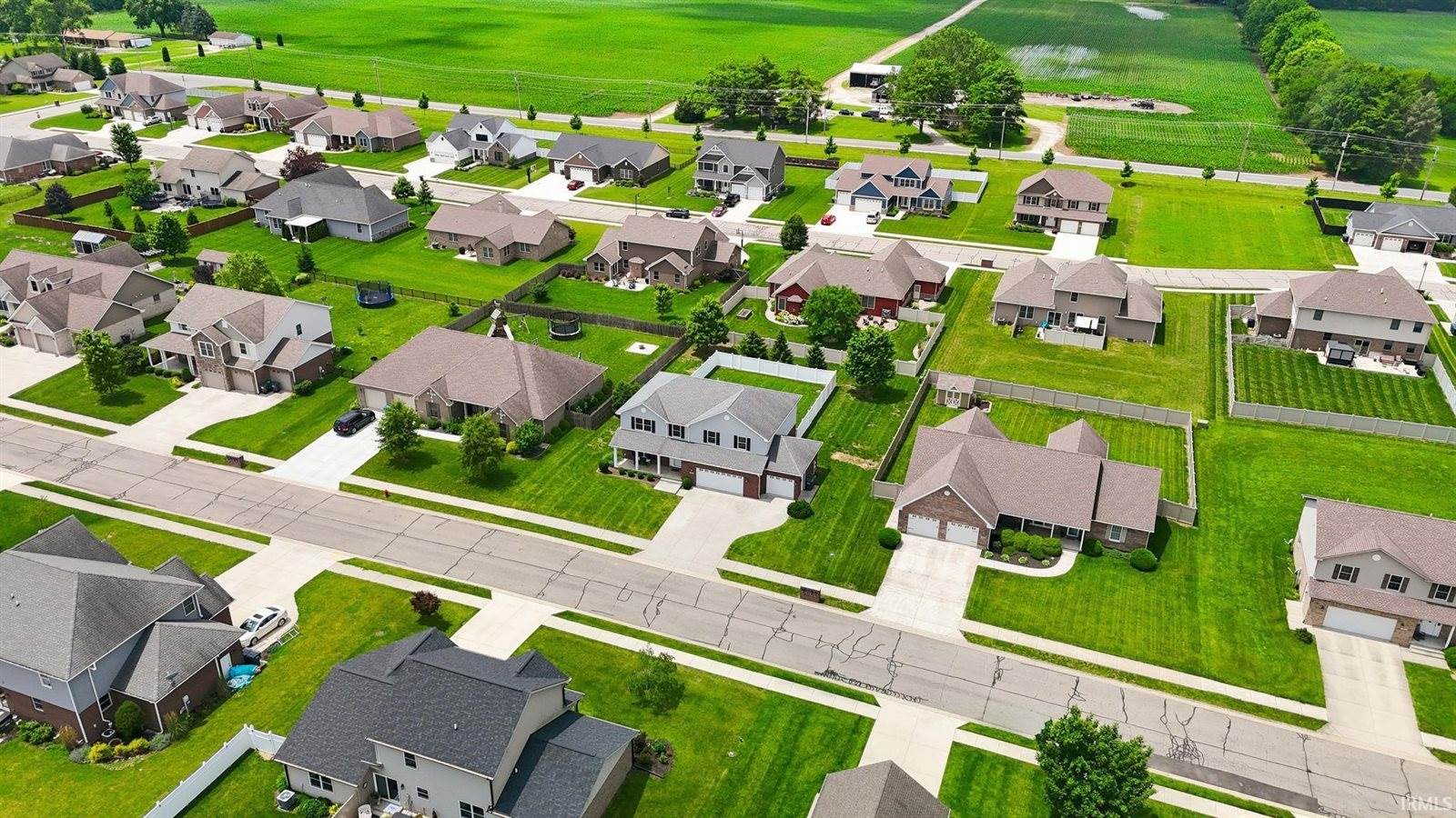 905 N Fox Berry Drive, Yorktown, IN 47396