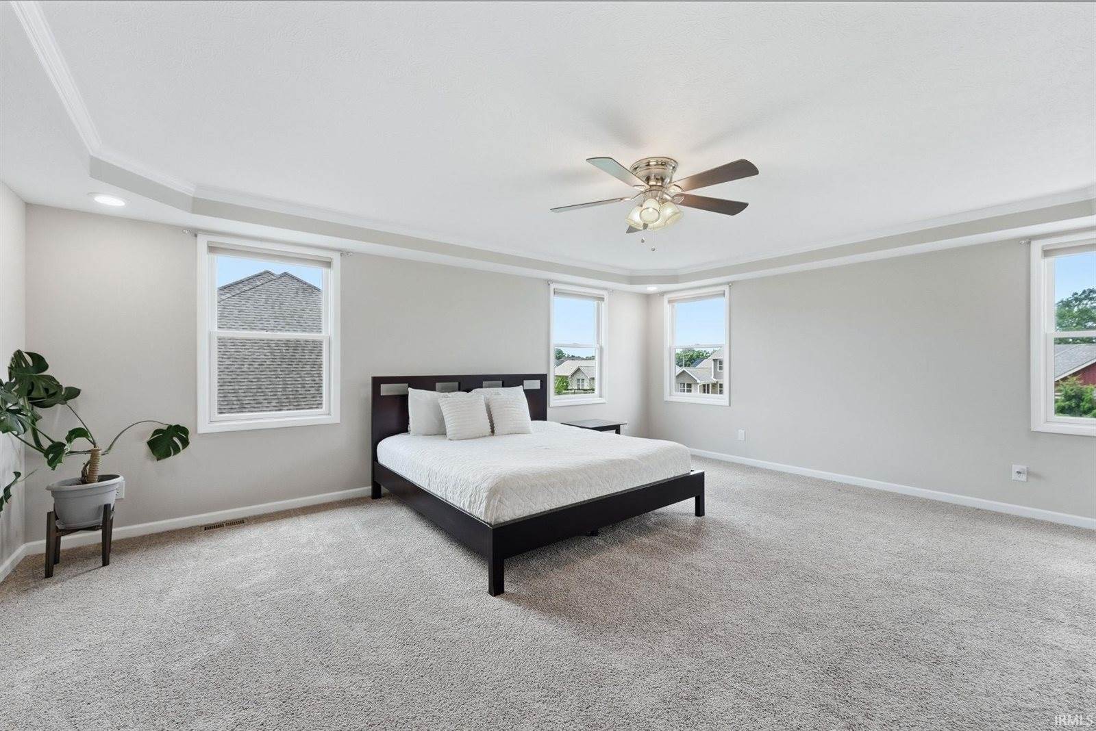 905 N Fox Berry Drive, Yorktown, IN 47396