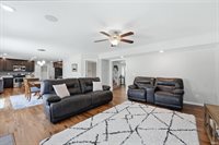 905 N Fox Berry Drive, Yorktown, IN 47396