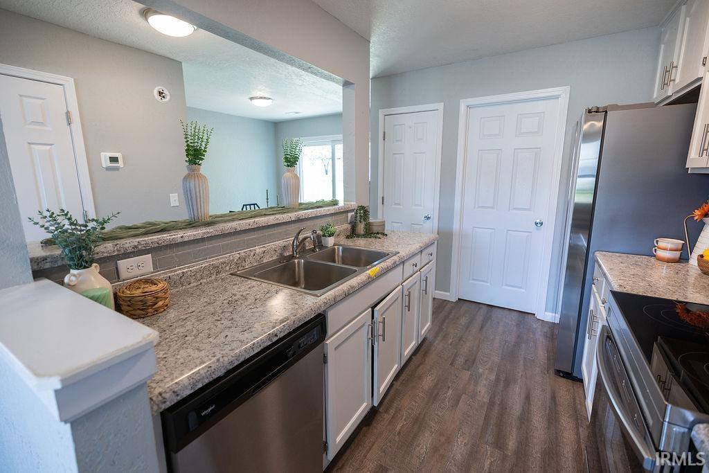 12 Vintage Circle, Scottsburg, IN 47170