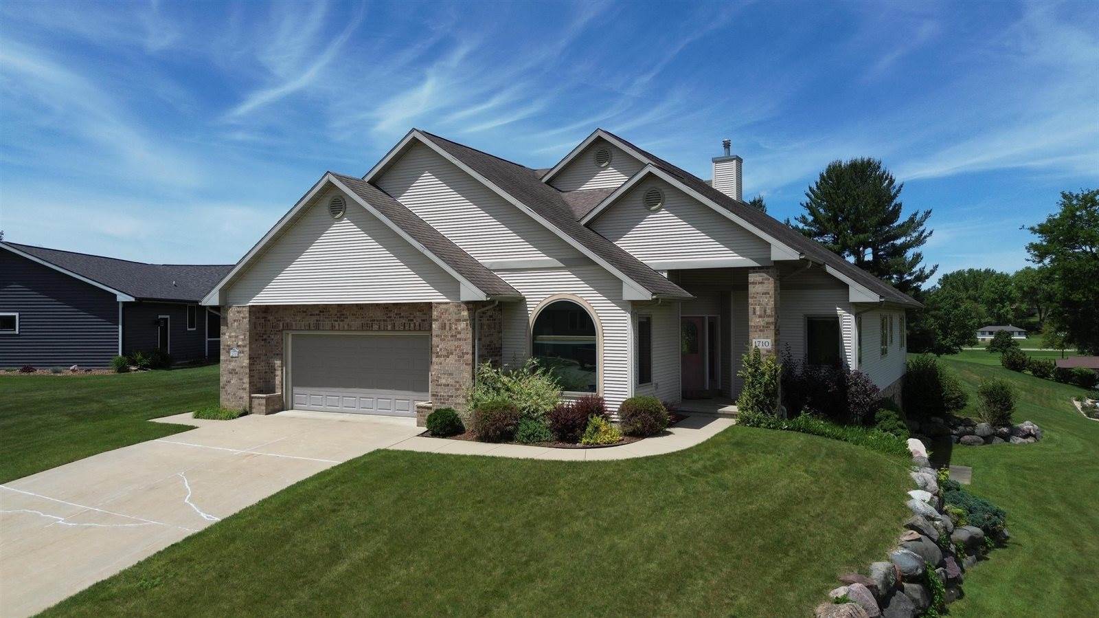 1710 Honey Creek, Plain, WI 53577