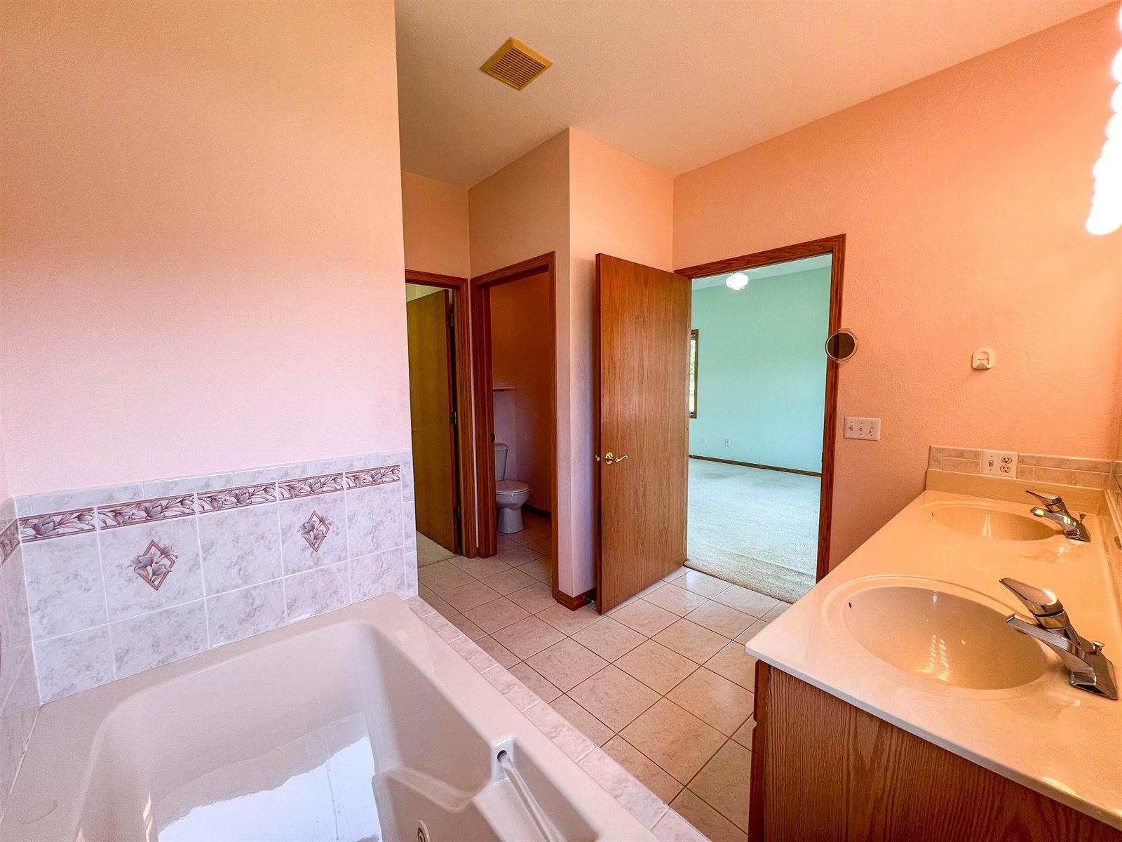 1710 Honey Creek, Plain, WI 53577