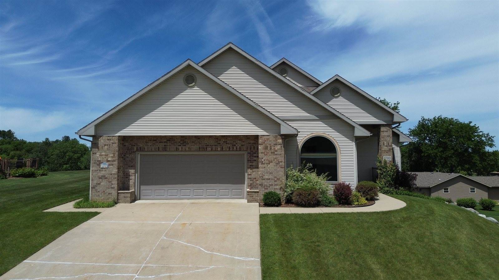 1710 Honey Creek, Plain, WI 53577