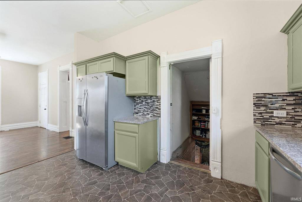 12808 W River Valley, Yorktown, IN 47396