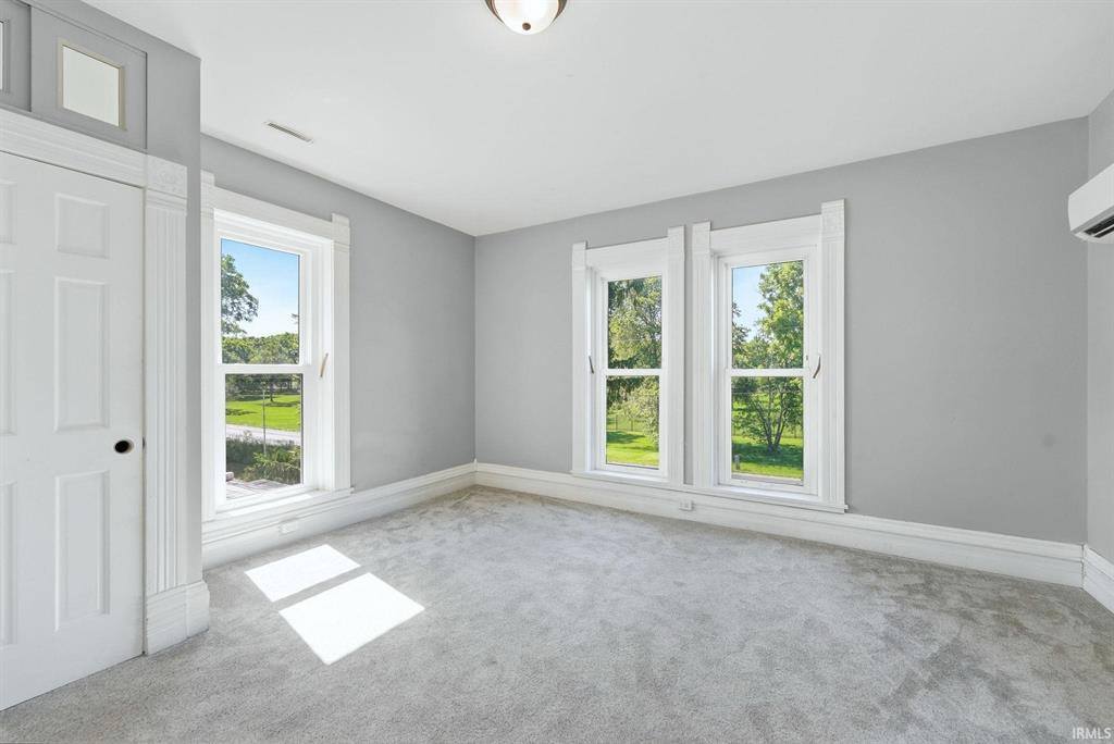 12808 W River Valley, Yorktown, IN 47396