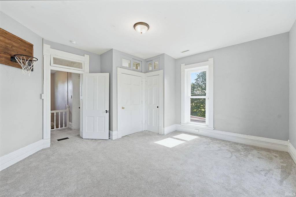 12808 W River Valley, Yorktown, IN 47396