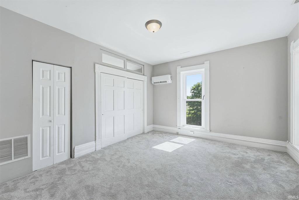 12808 W River Valley, Yorktown, IN 47396