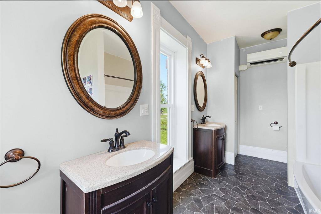 12808 W River Valley, Yorktown, IN 47396
