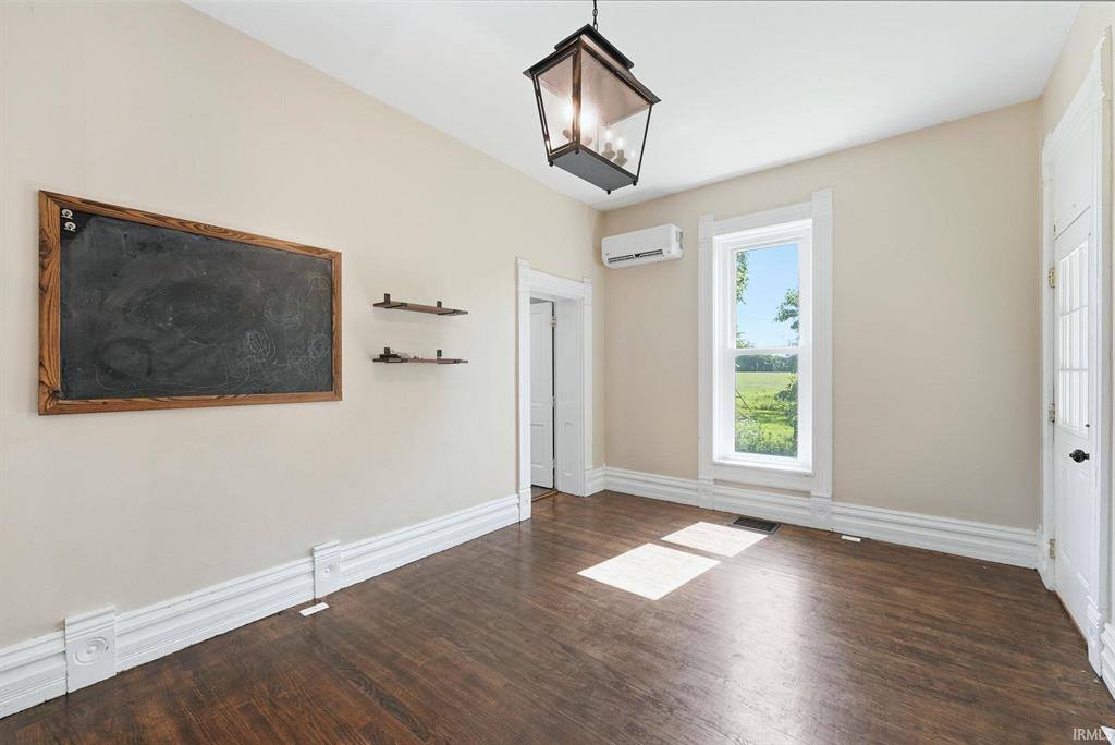 12808 W River Valley, Yorktown, IN 47396