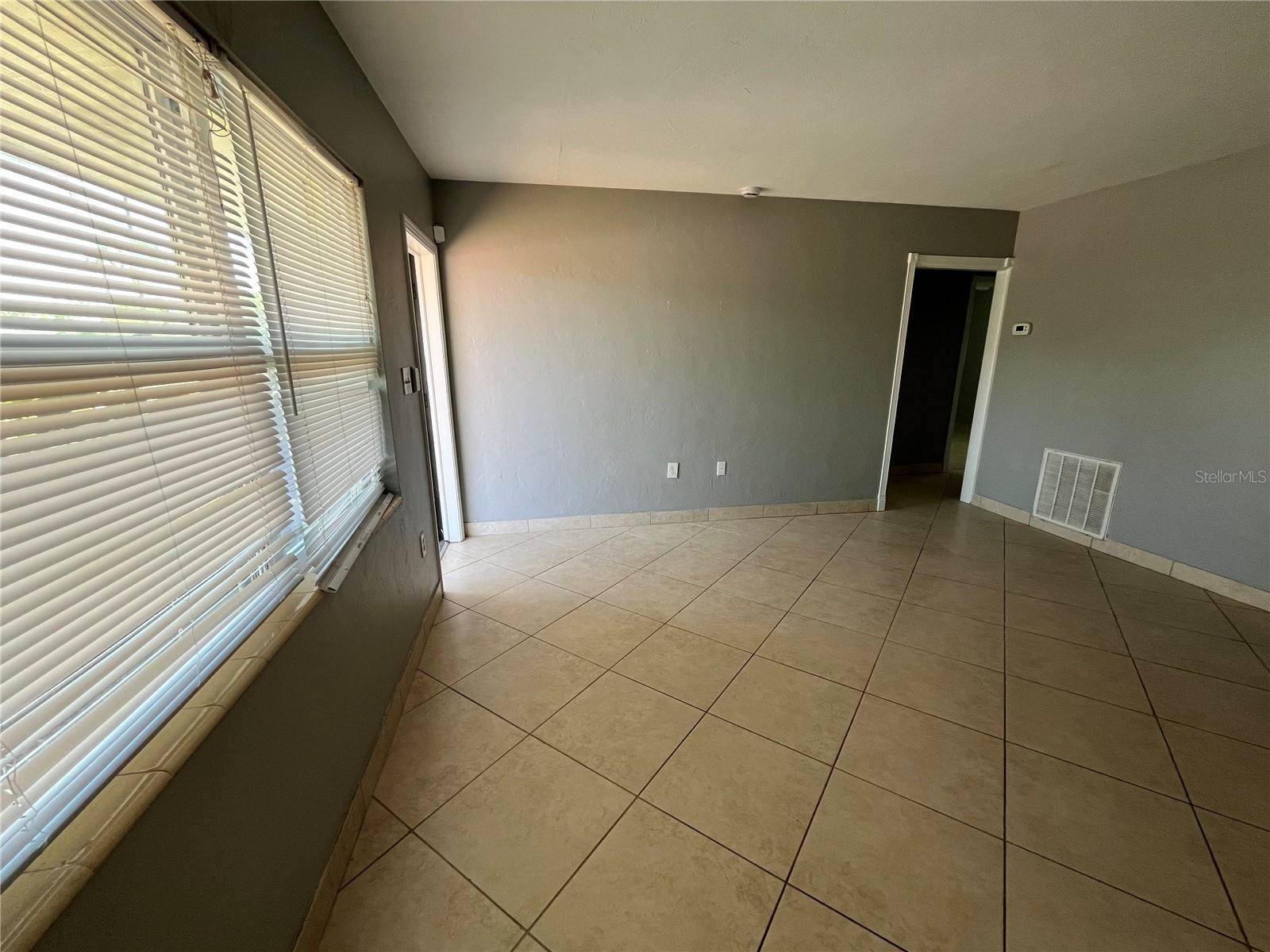 2154 Inner Cass Circle, Sarasota, FL 34231