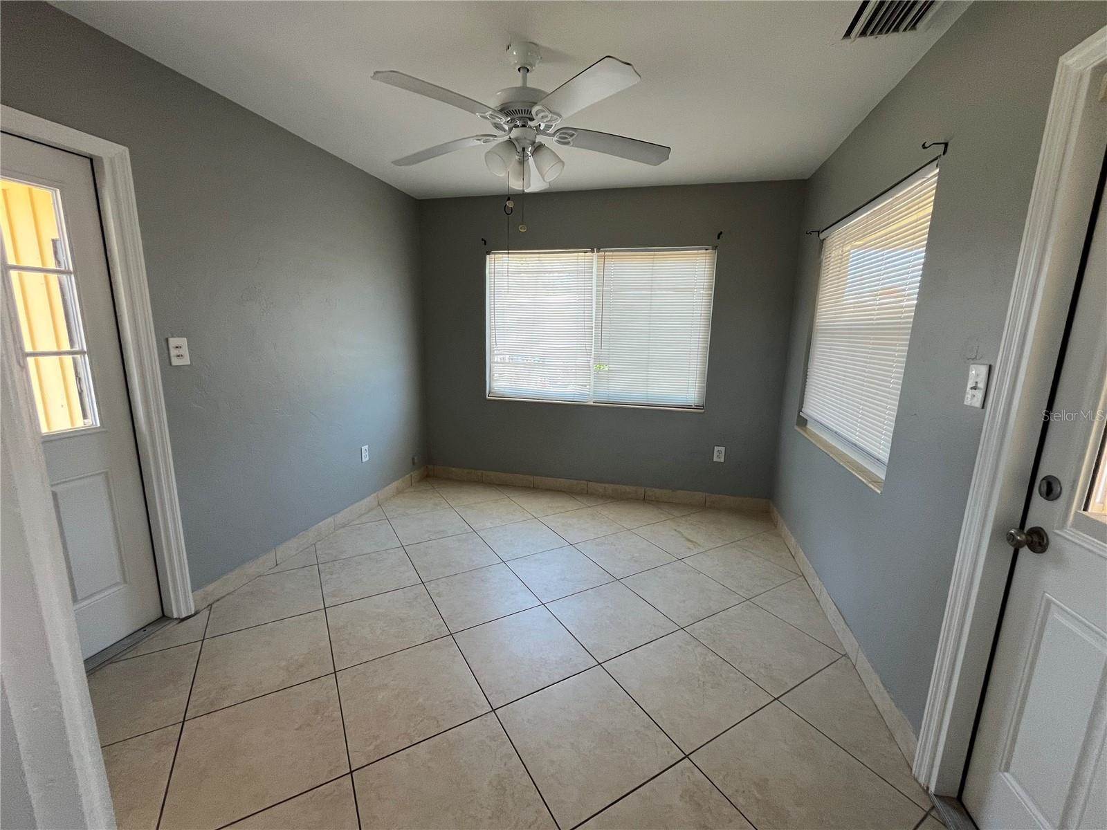 2154 Inner Cass Circle, Sarasota, FL 34231