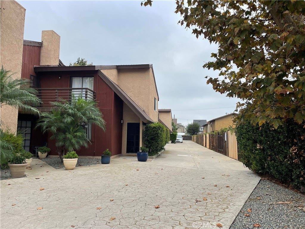 2427 Orange Avenue, Costa Mesa, CA 92627