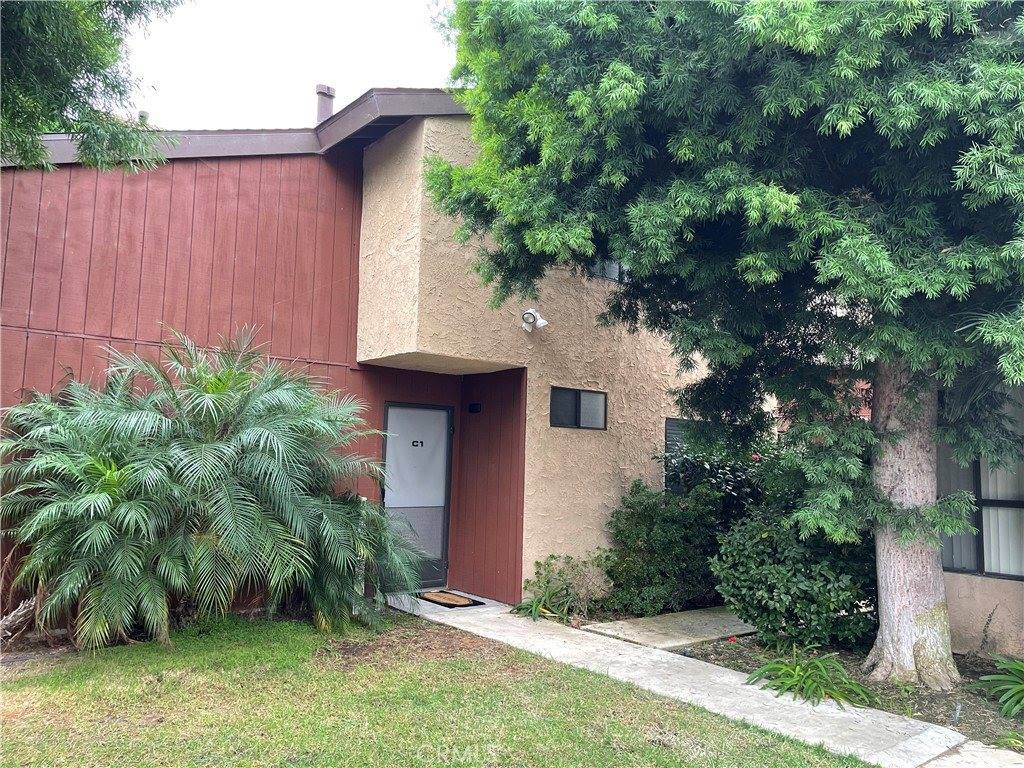 2427 Orange Avenue, Costa Mesa, CA 92627