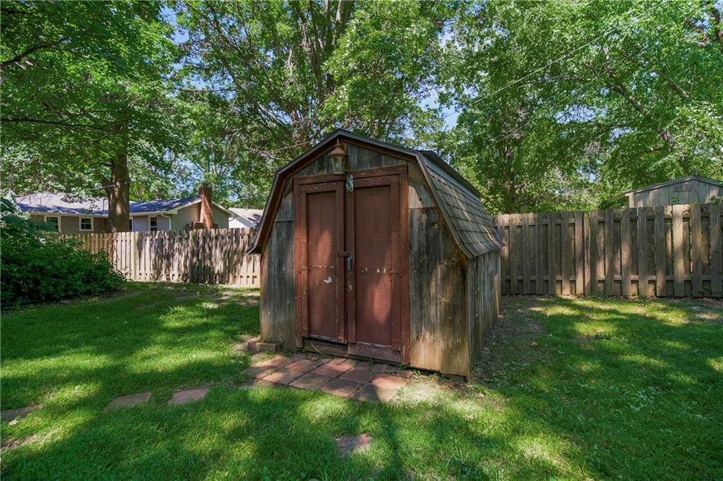 105 Continental Drive, Lansing, KS 66043