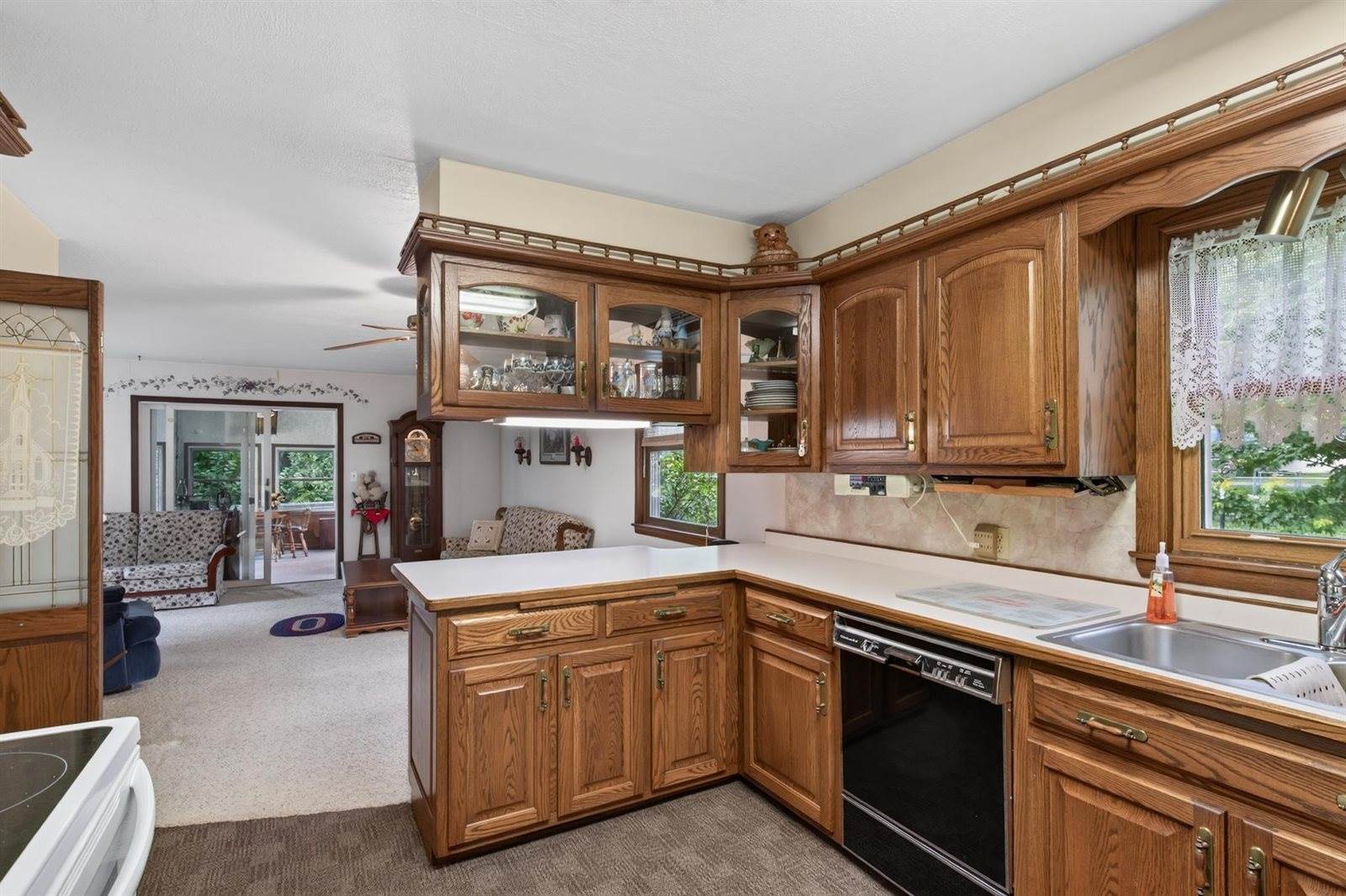 6925 Grotto Avenue, Rudolph, WI 54475