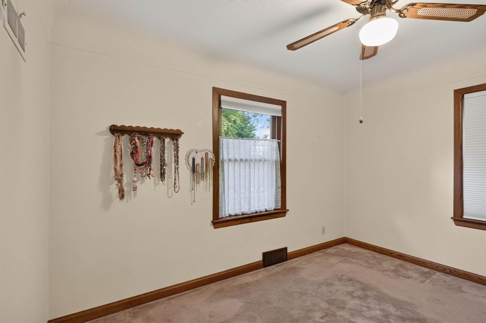 6925 Grotto Avenue, Rudolph, WI 54475