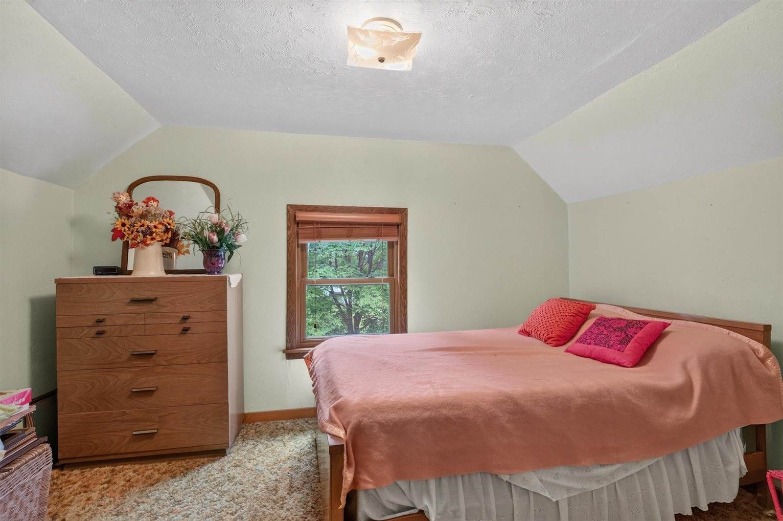 6925 Grotto Avenue, Rudolph, WI 54475