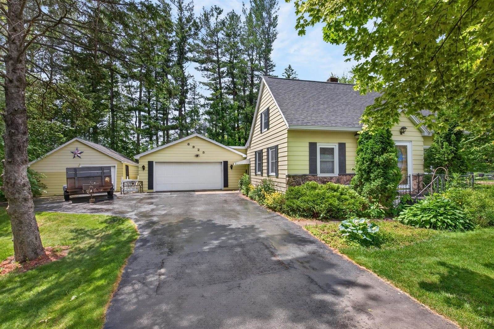 6925 Grotto Avenue, Rudolph, WI 54475