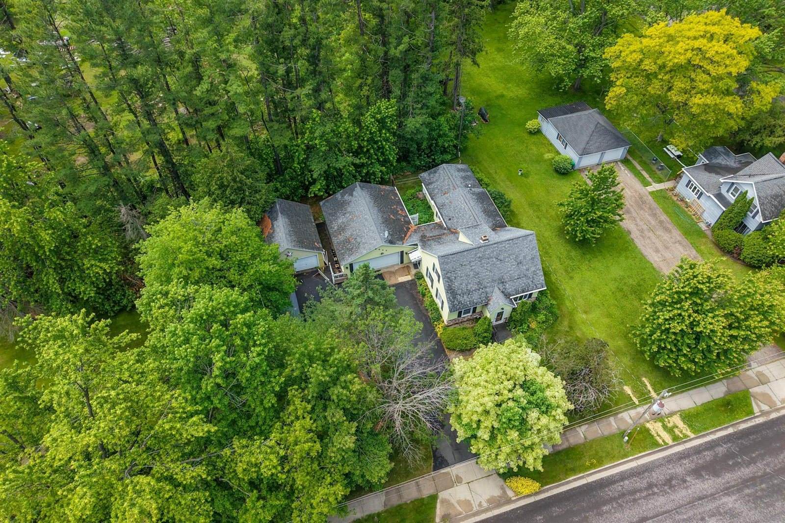 6925 Grotto Avenue, Rudolph, WI 54475