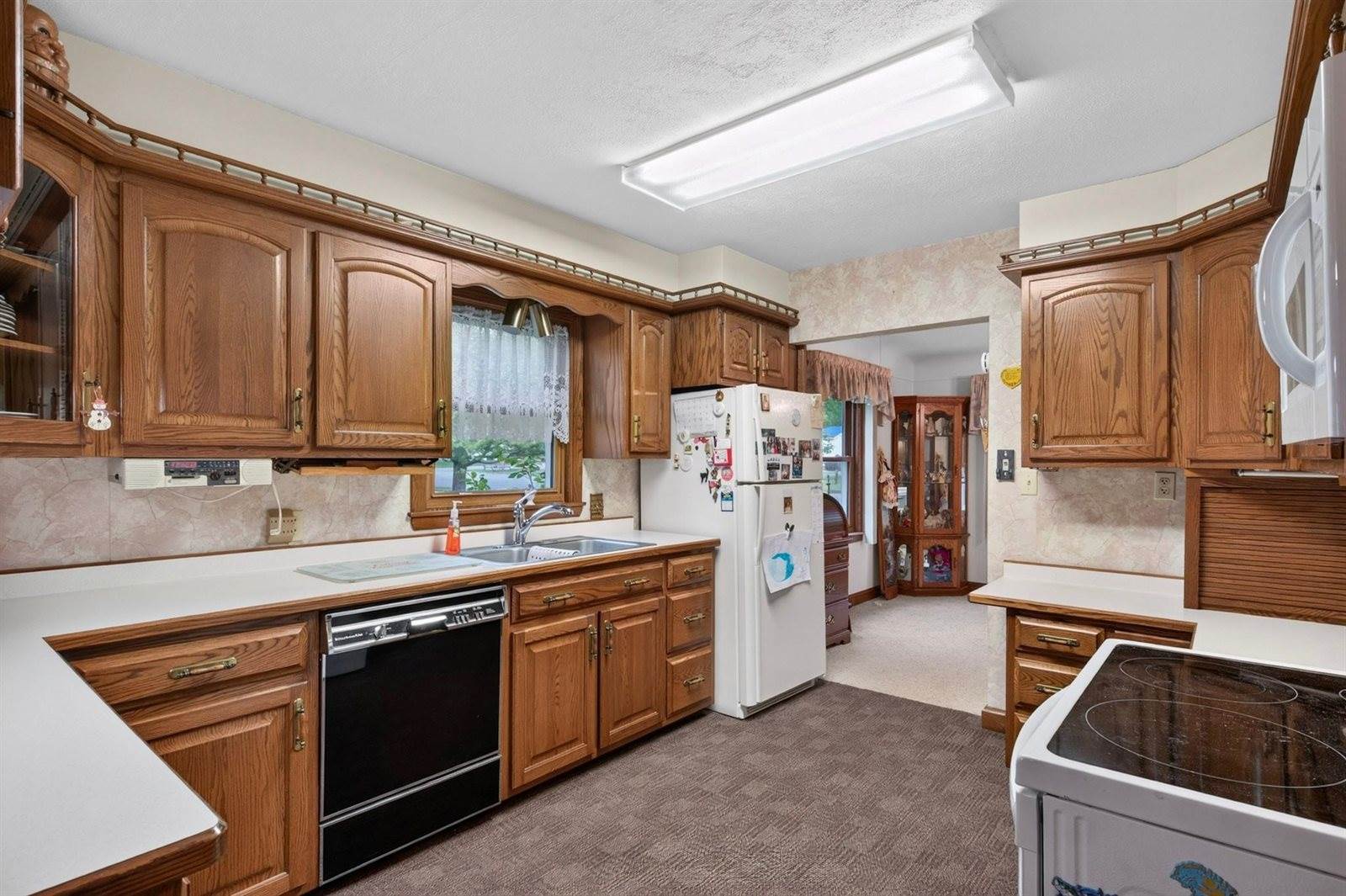 6925 Grotto Avenue, Rudolph, WI 54475