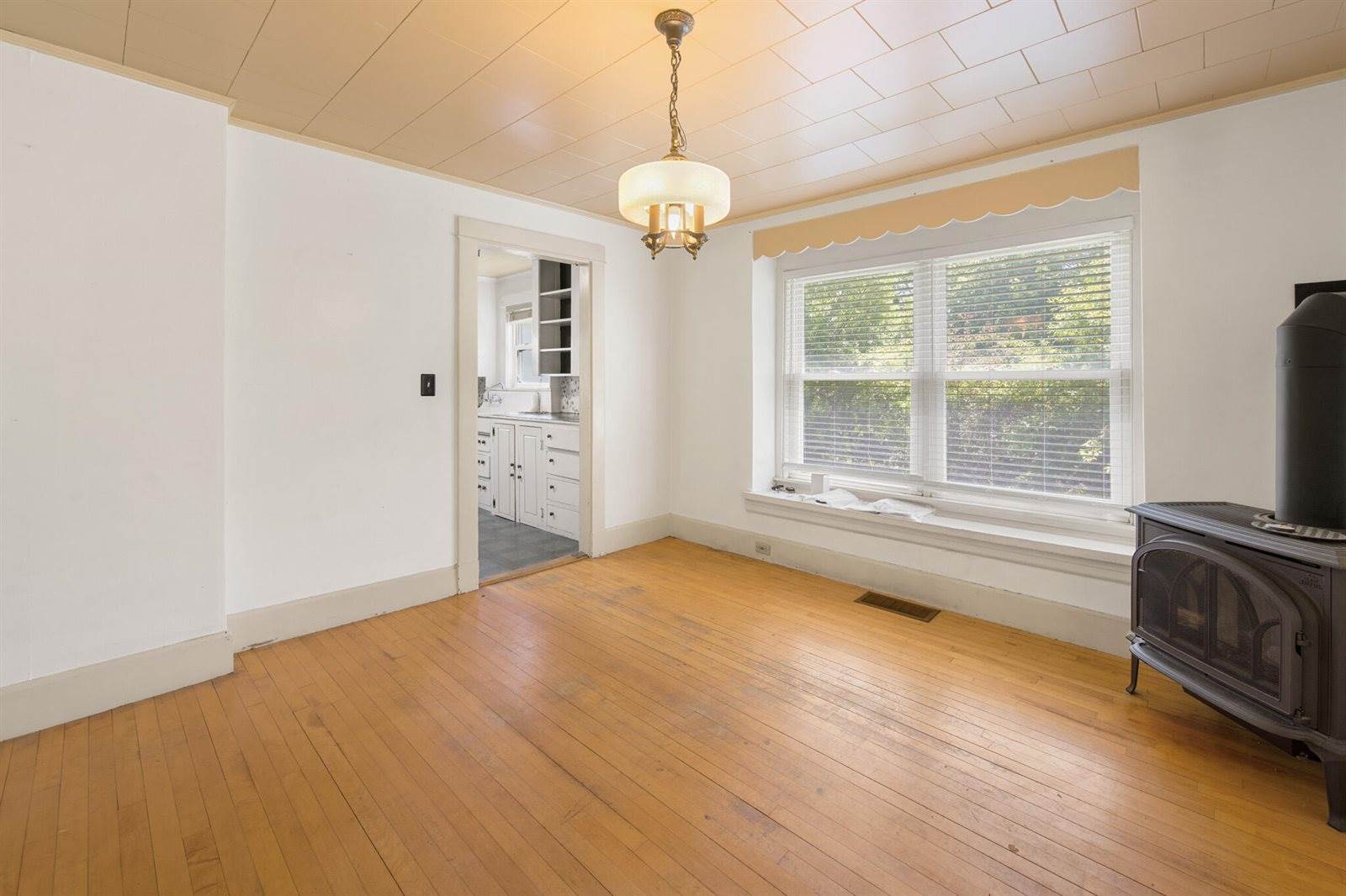 164 7th Street, Bangor, ME 04401
