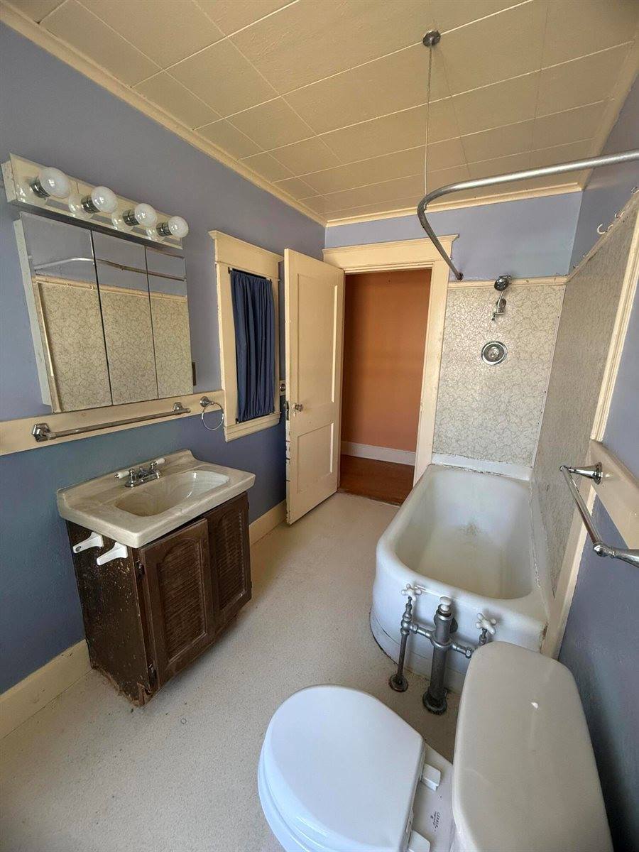 164 7th Street, Bangor, ME 04401