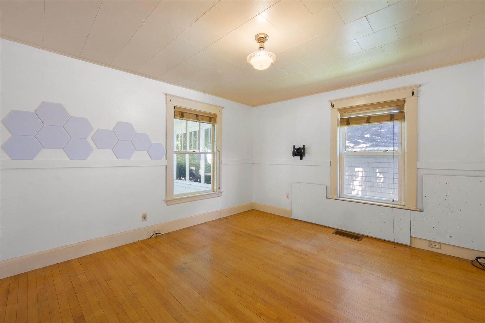 164 7th Street, Bangor, ME 04401