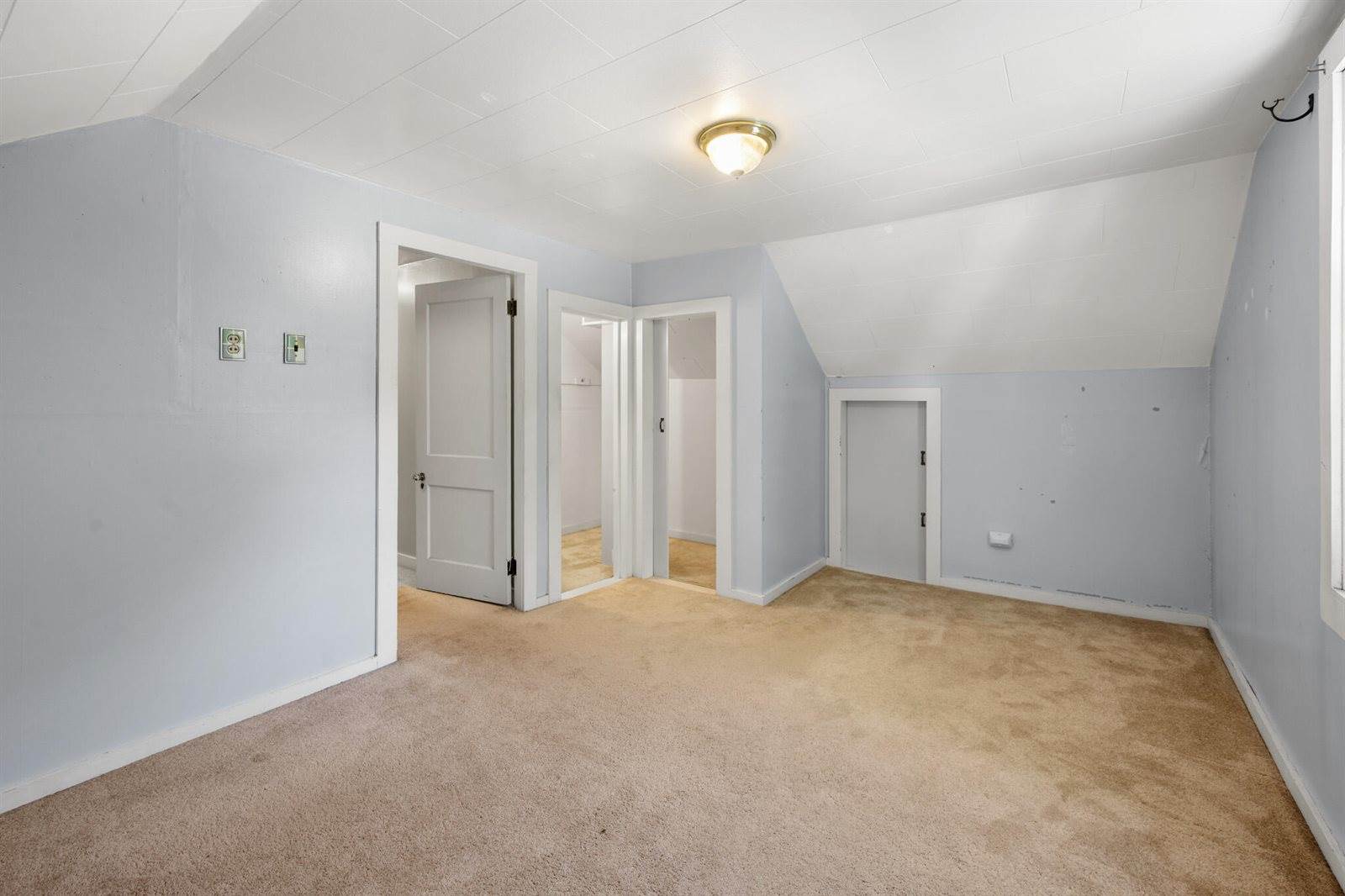 164 7th Street, Bangor, ME 04401