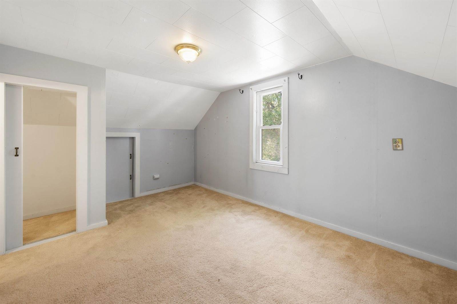 164 7th Street, Bangor, ME 04401