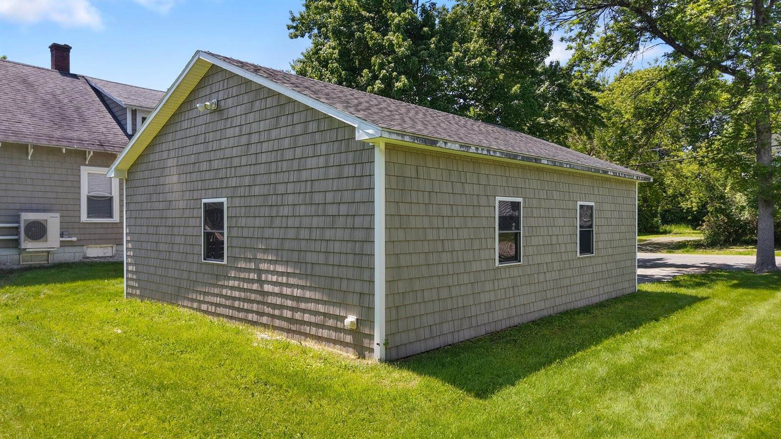 164 7th Street, Bangor, ME 04401