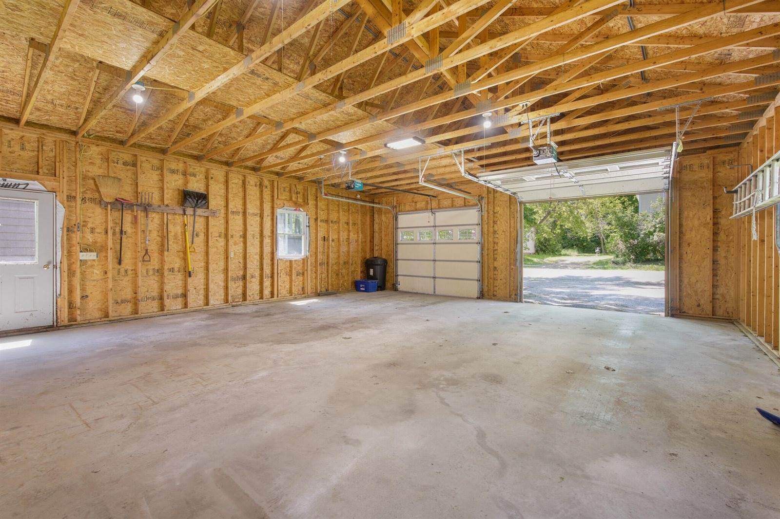 164 7th Street, Bangor, ME 04401