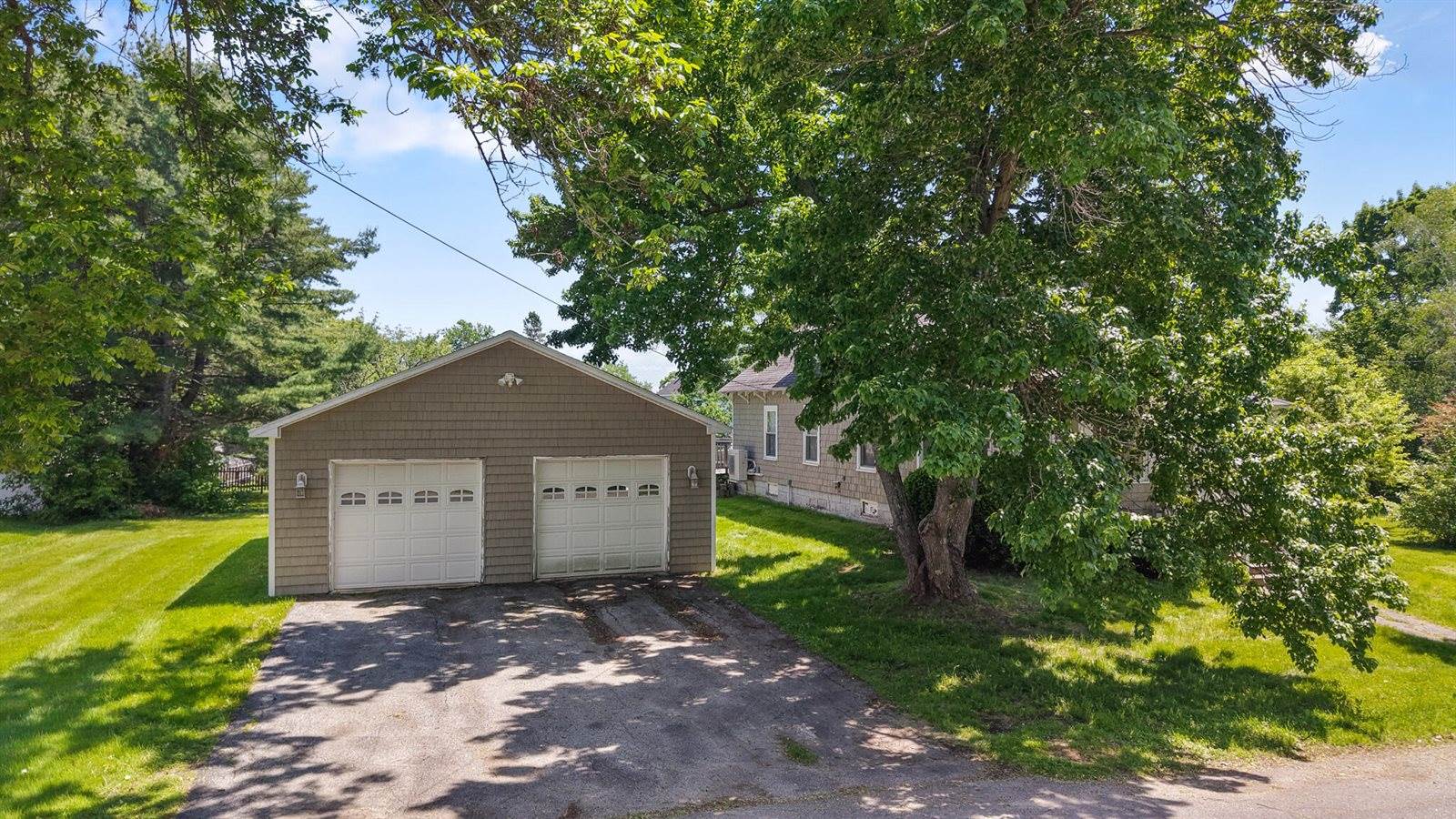 164 7th Street, Bangor, ME 04401