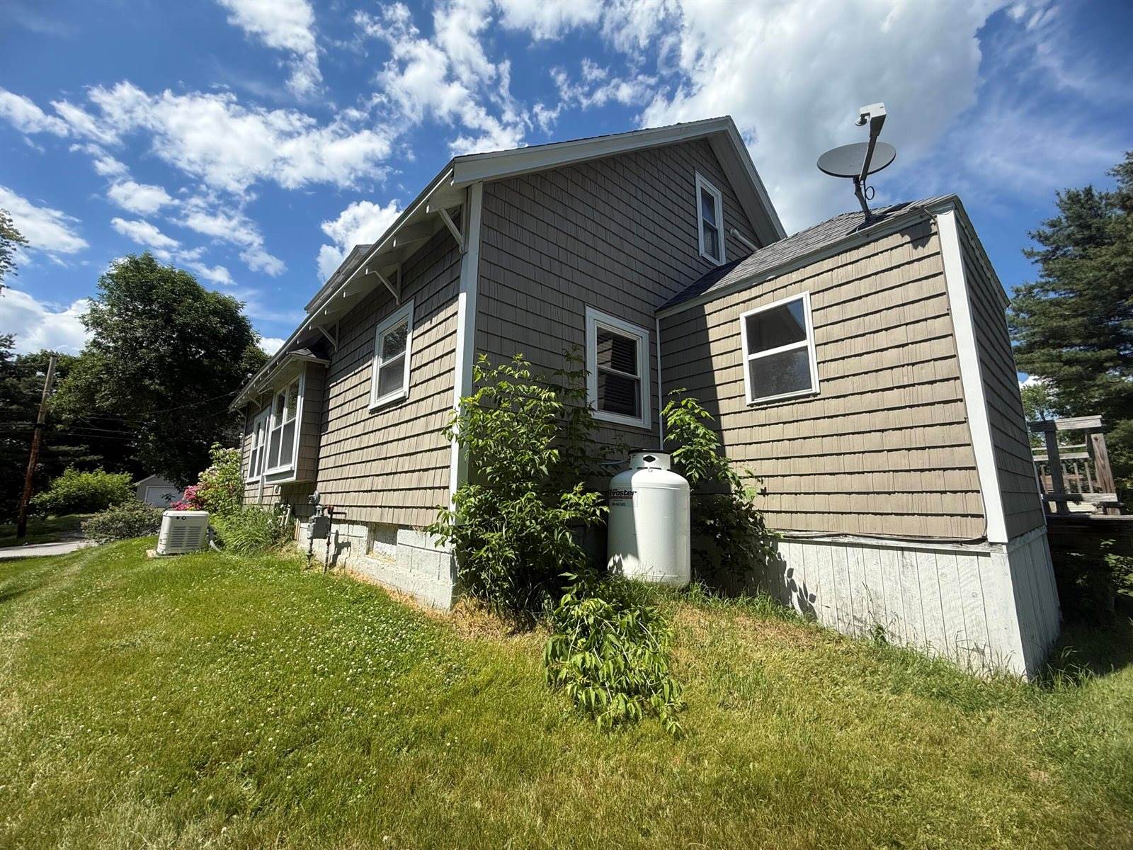 164 7th Street, Bangor, ME 04401