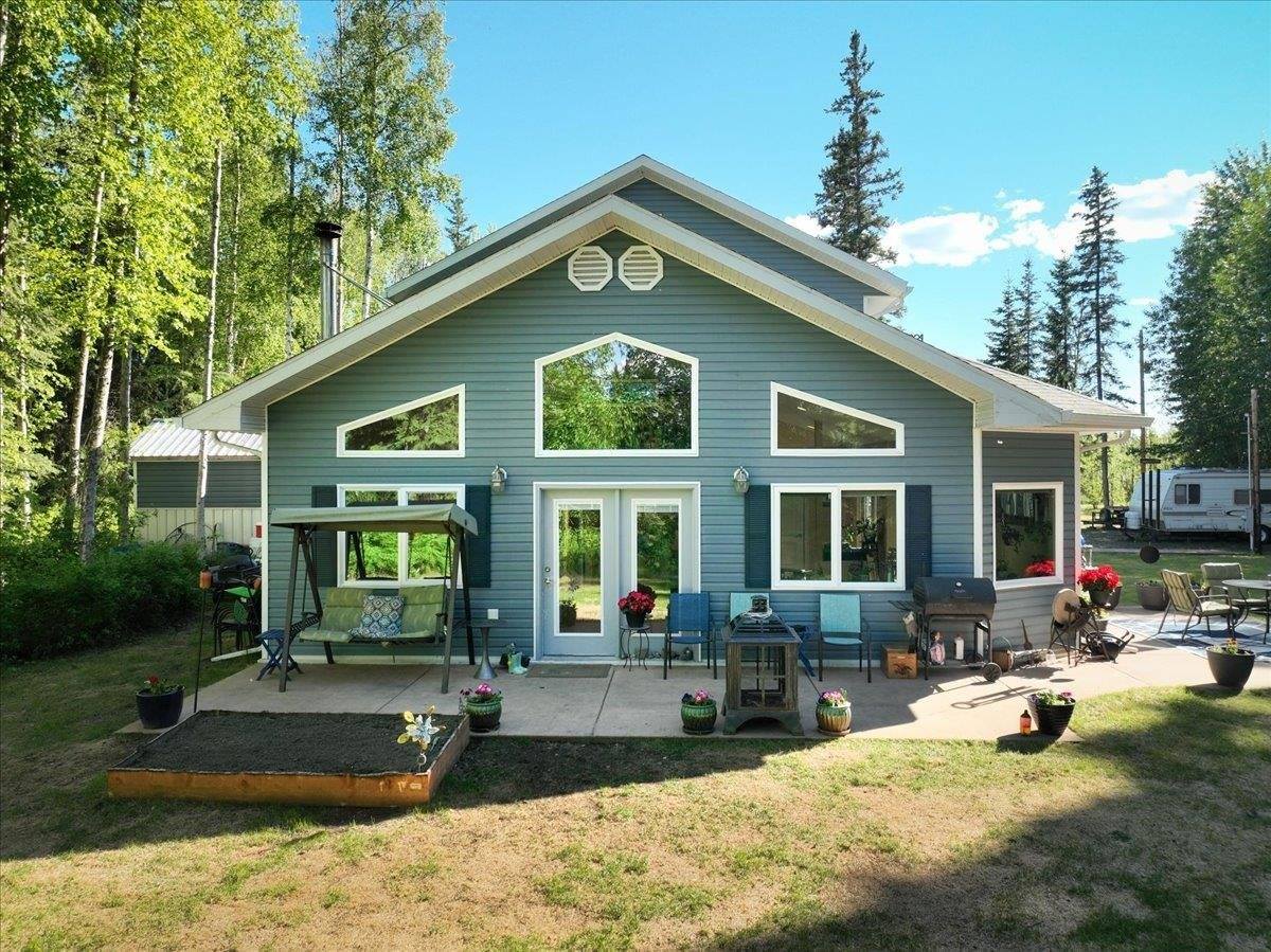 1055 Ladessa Loop, North Pole, AK 99705