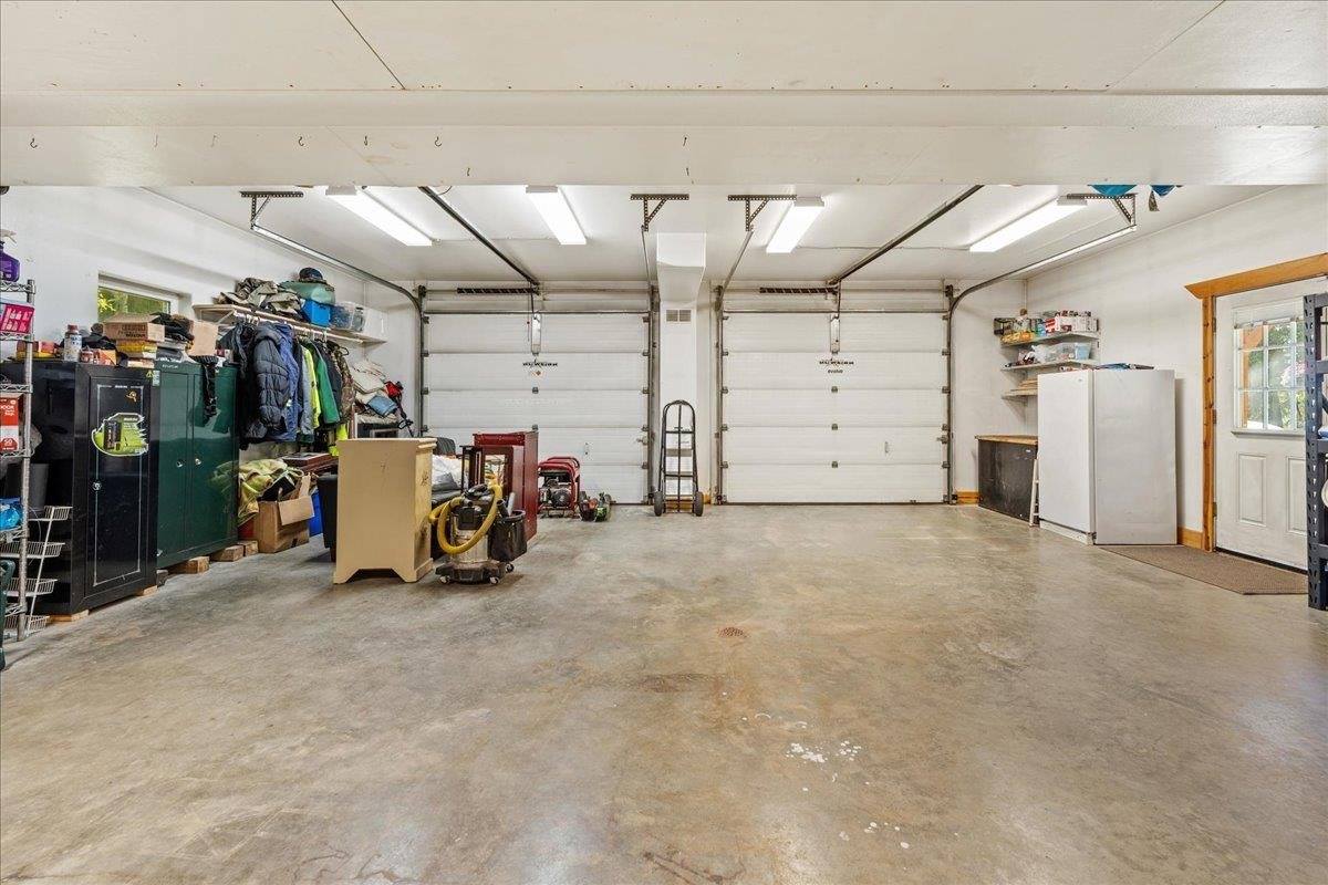 1055 Ladessa Loop, North Pole, AK 99705