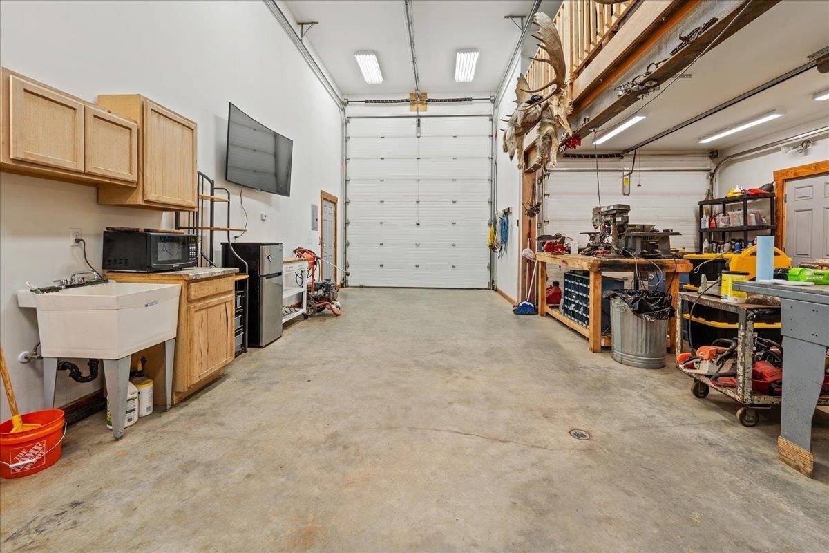 1055 Ladessa Loop, North Pole, AK 99705