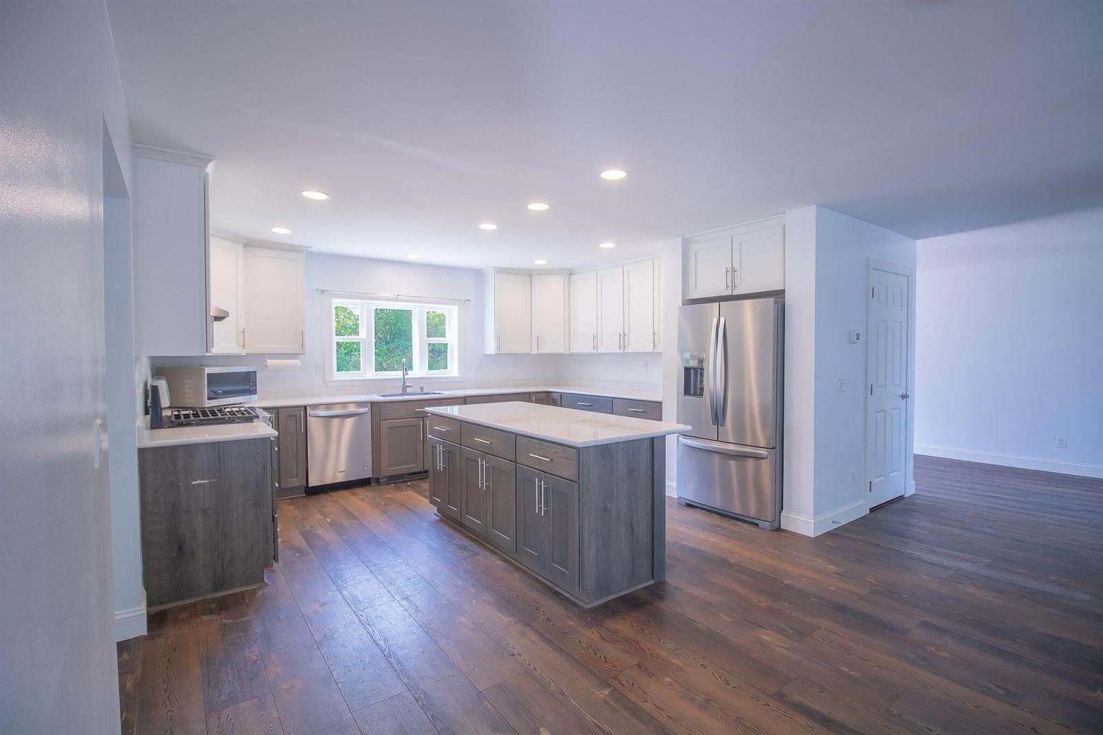 36 Treasure Ln, Deer Isle, ME 04627