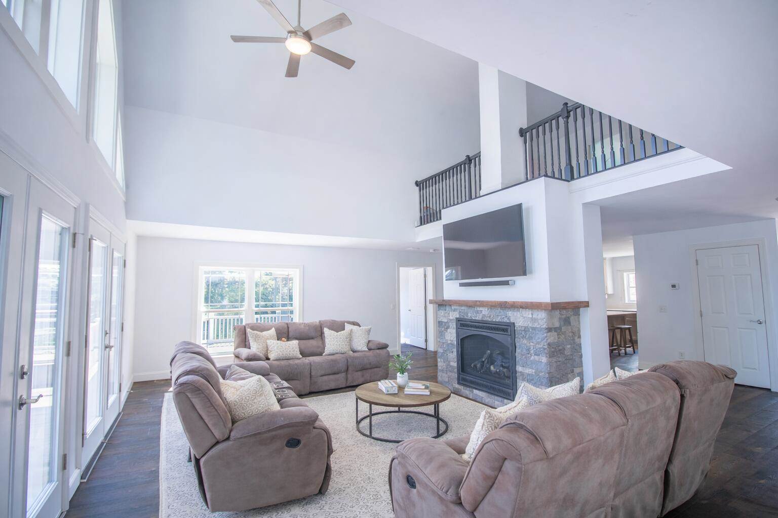36 Treasure Ln, Deer Isle, ME 04627