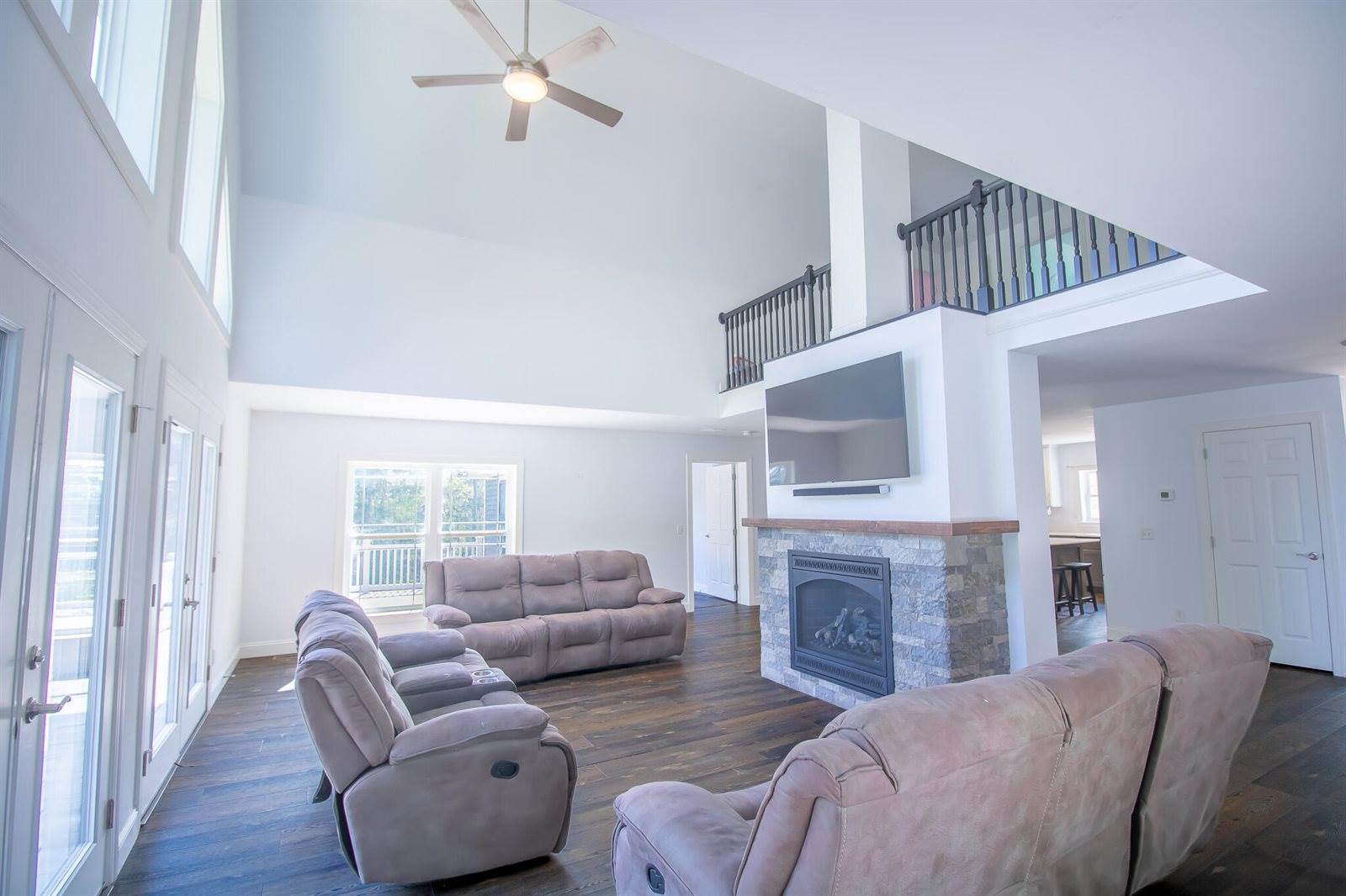36 Treasure Ln, Deer Isle, ME 04627