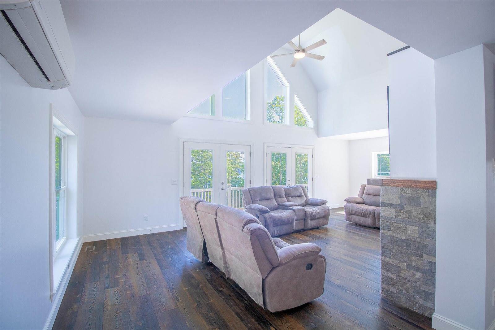36 Treasure Ln, Deer Isle, ME 04627