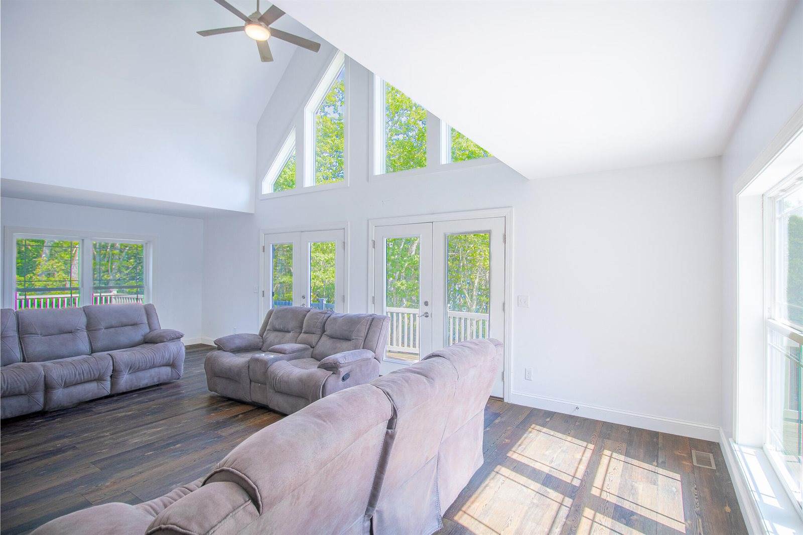 36 Treasure Ln, Deer Isle, ME 04627