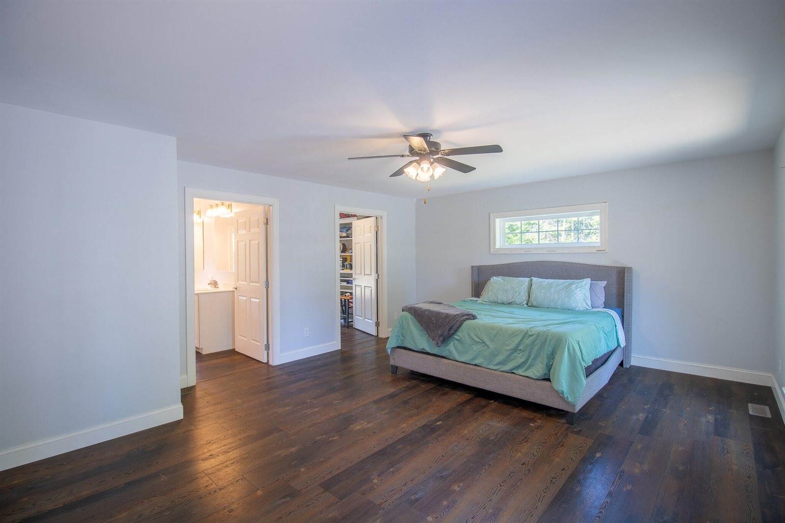 36 Treasure Ln, Deer Isle, ME 04627