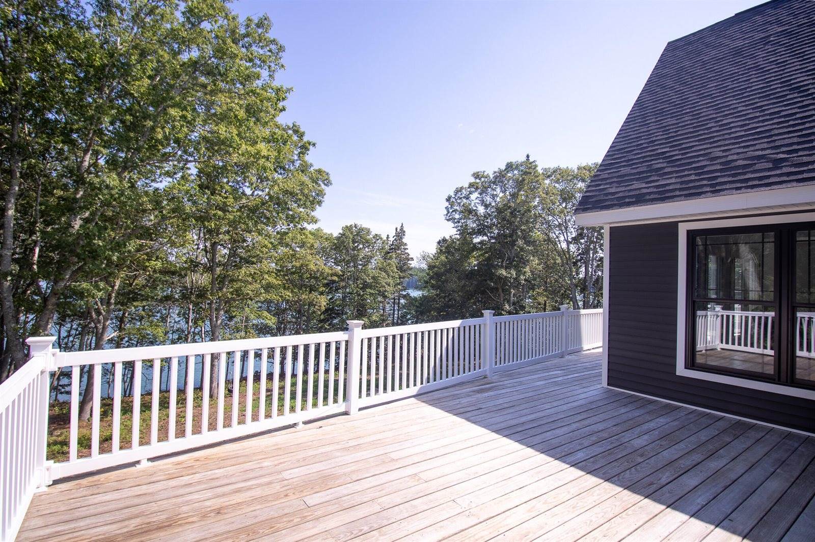 36 Treasure Ln, Deer Isle, ME 04627